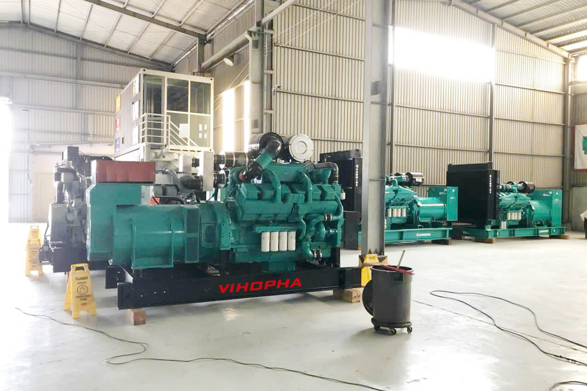 Tổng thể tổ máy Cummins 1000kVA C1000 VHP tại kho Việt Hòa Phát